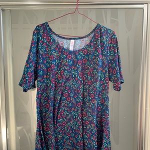 Lularoe blue floral perfect tee.